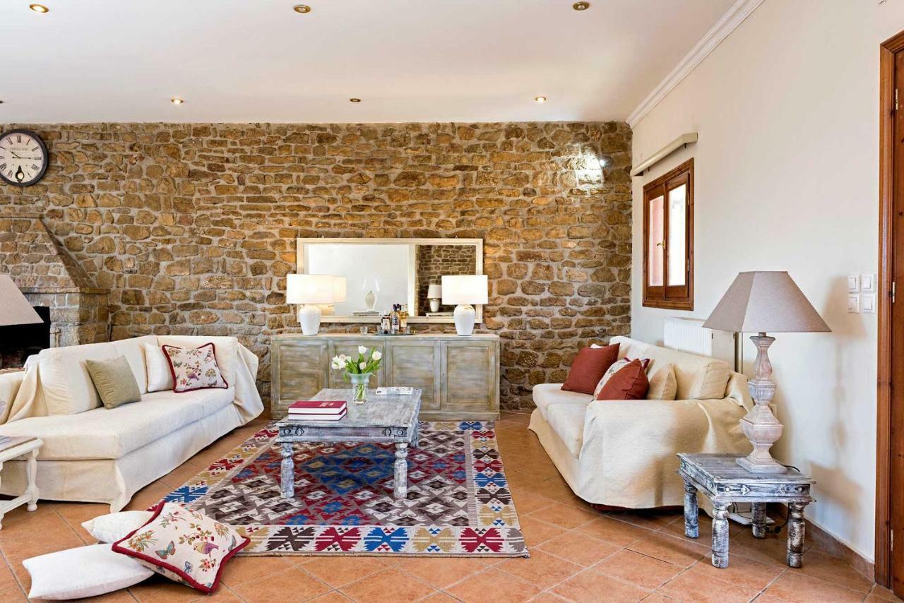 Kosta's House * Valanio